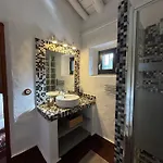 La Guzmana De *