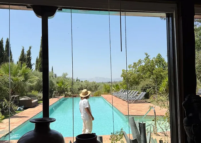 La Guzmana De * רונדה